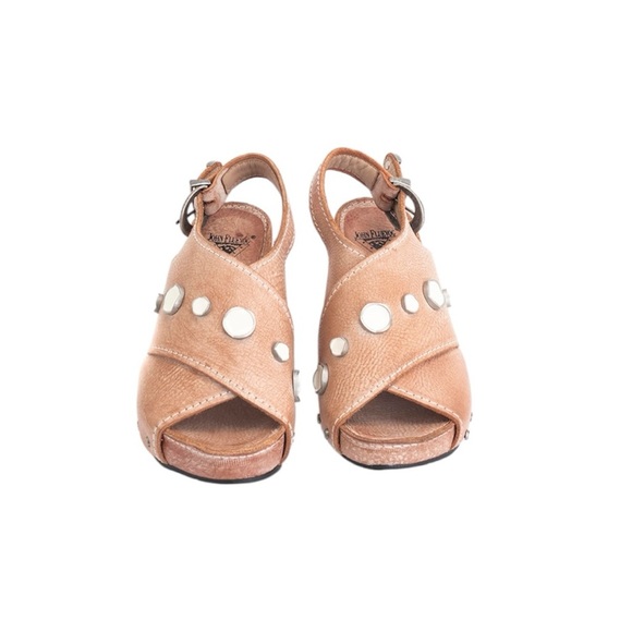 John Fluevog 9.5 EUC near new! “Sarah” slip backs peach Leather Sandals W/jewels - Picture 1 of 13
